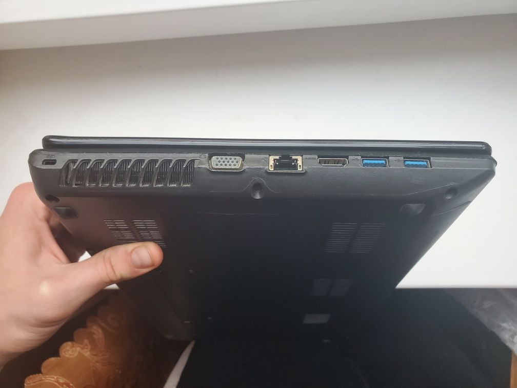 Продам ноутбук lenovo g580 i3/Nvidia GeForce GT 635m + intel 4000