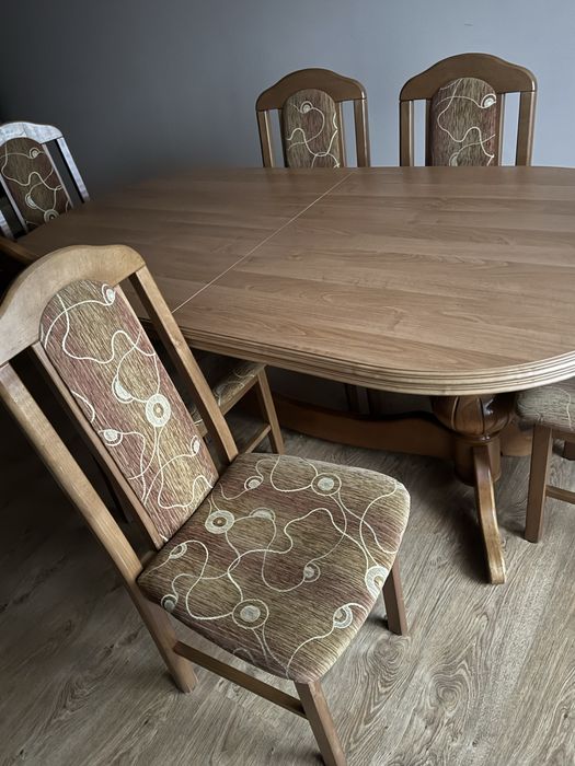 Sprzedam zestaw stół+ 6 krzeseł