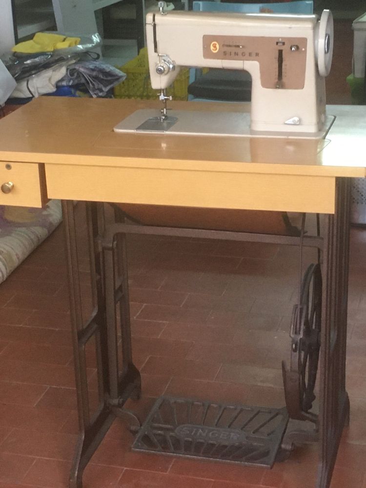Maquina de costura Singer.Funciona.