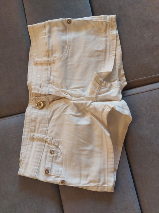 Krótkie białe szorty