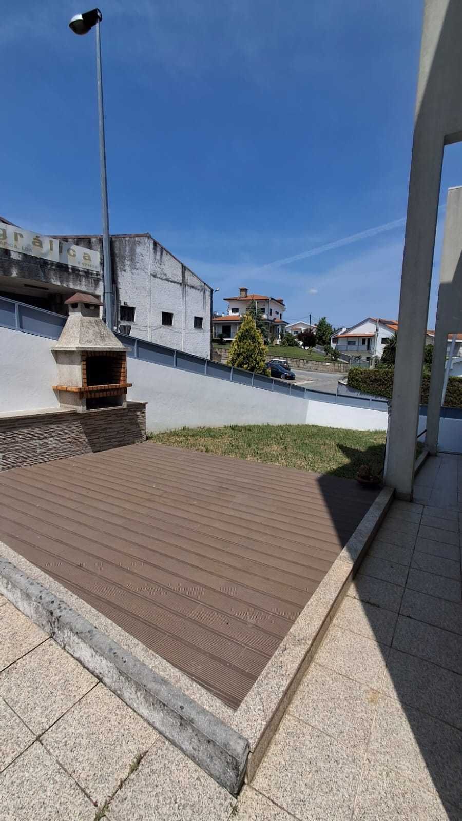 Moradia Gaveto T3+1 com terraço no último piso– Ferreiros – Braga