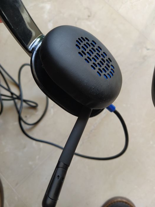 Auriculares Logitech reunião Skype zoom