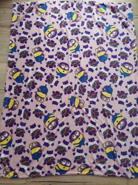 Koc polarowy ok 130x160 w Minionki