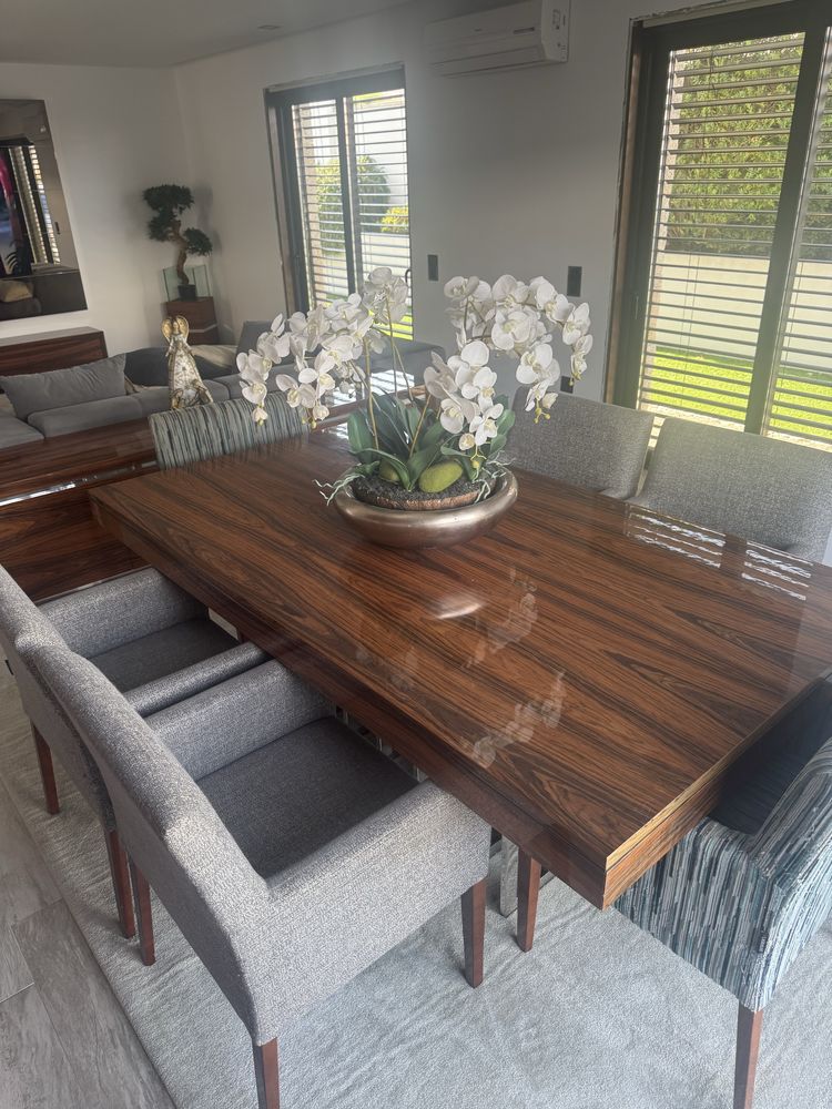 Mesa de sala em pau ferro Las kasas extensivel + cadeiras
