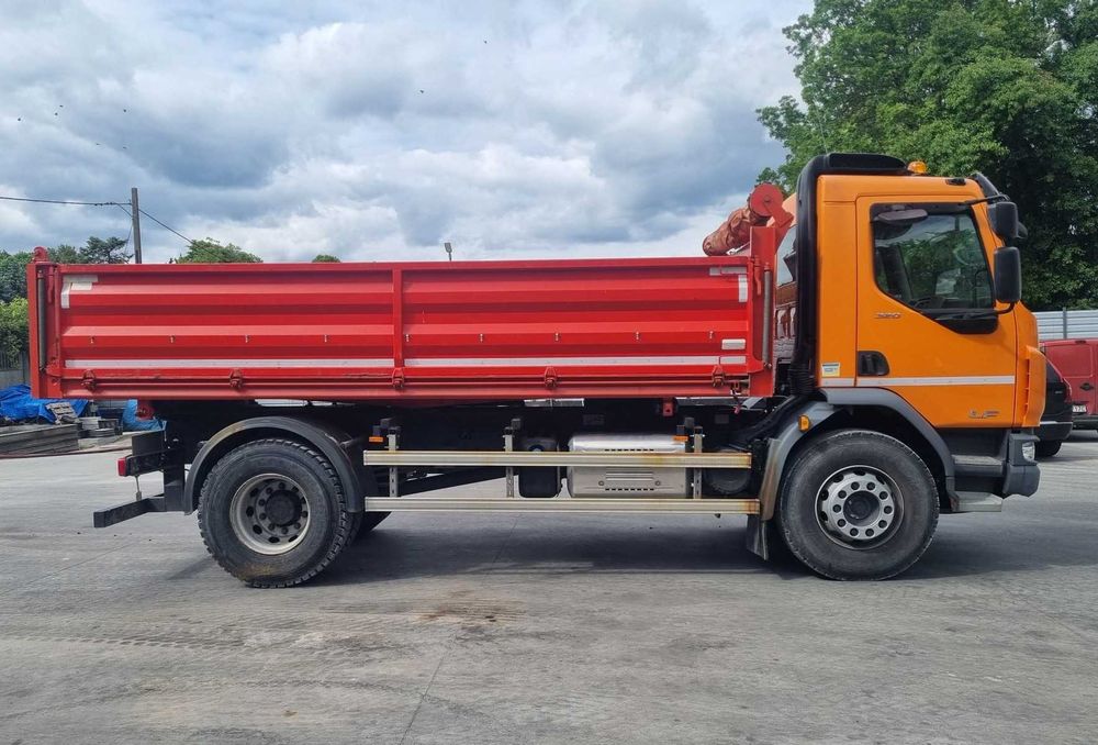 DAF LF 320 FA,  MR`18 E6 19.0t - Wywrotka 3 - strona, wysoka burta