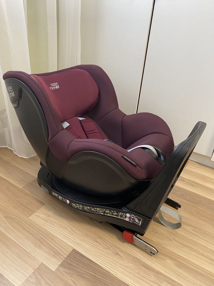 Автокрісло Britax Romer Dualfix I Size с 3міс.до 4 років поворотне