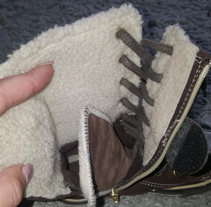 Новые,натуральные,фирменные,стильные,высокие кеды converse