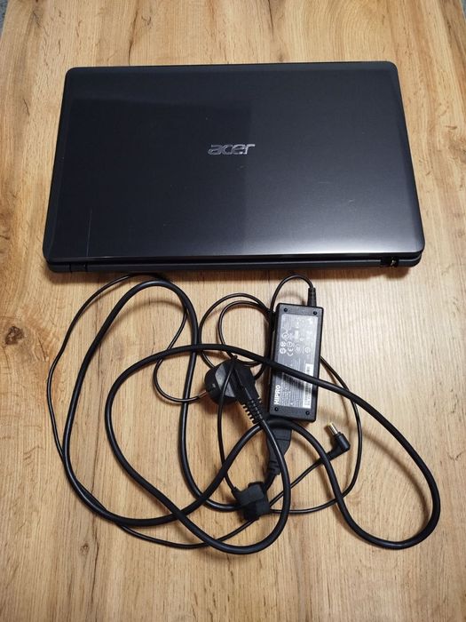 Ноутбук Acer E1-571