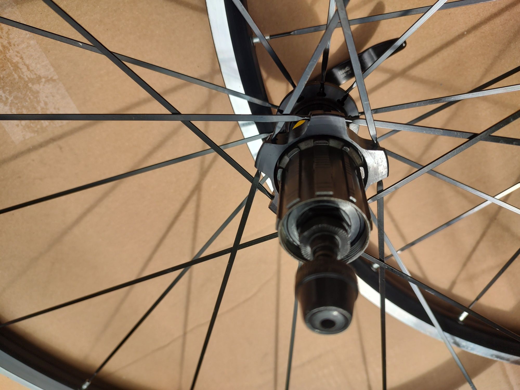 Koła szosowe Mavic Aksium nowe 700c 28" łożyska maszynowe bębenek hg