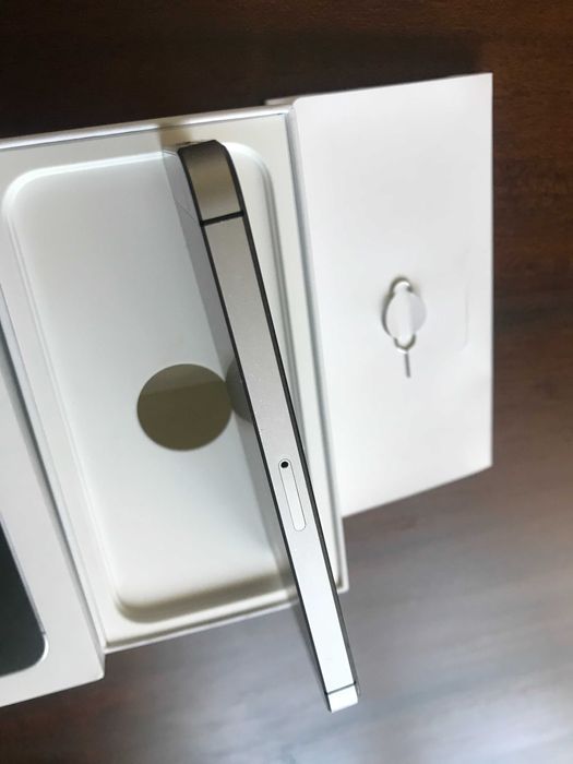 iPhone SE Black  32 GB (2016)