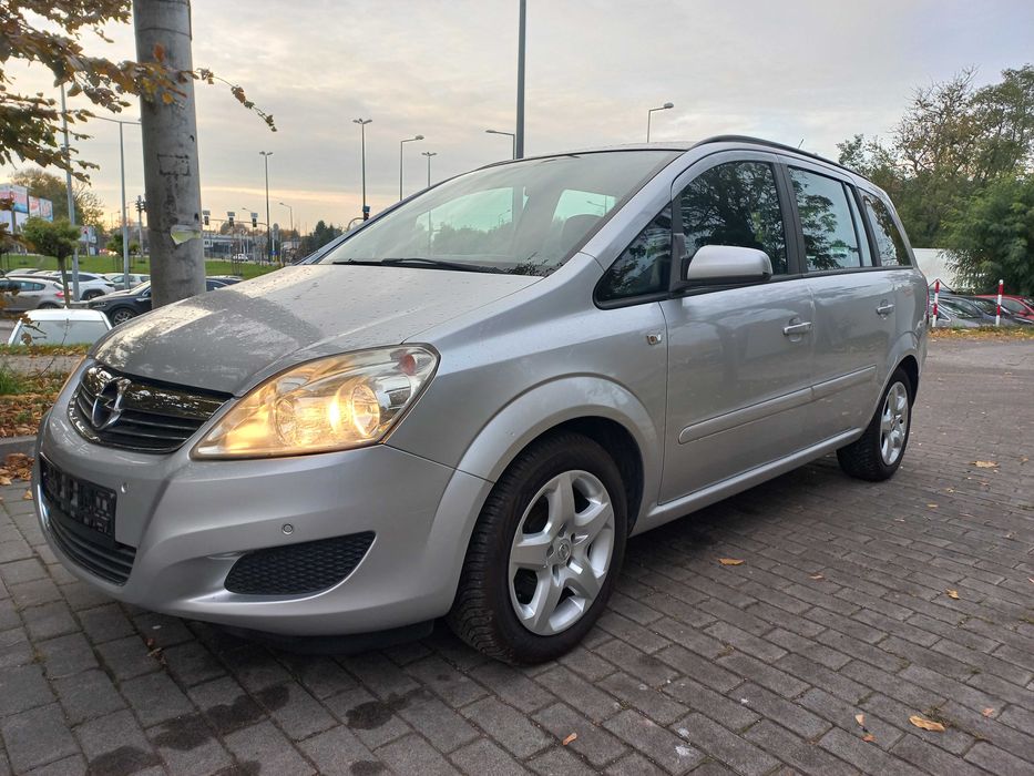 Opel Zafira Lift 1.8 B. 141 KM,Nawigacja,Parktronic,Klimatyzacja