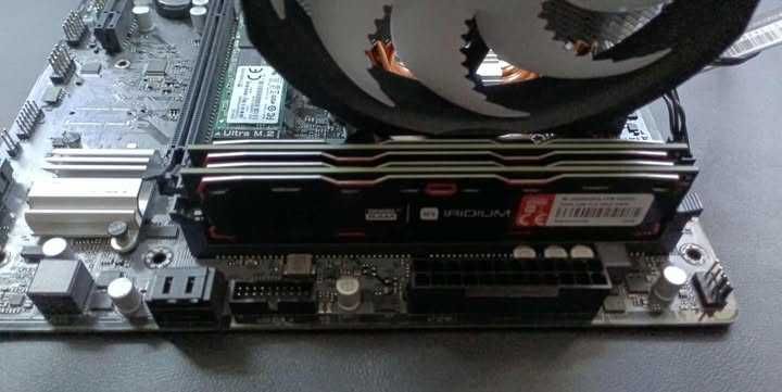zestaw i3 10100f pamiec 16 giga dysk256 plyta asrock