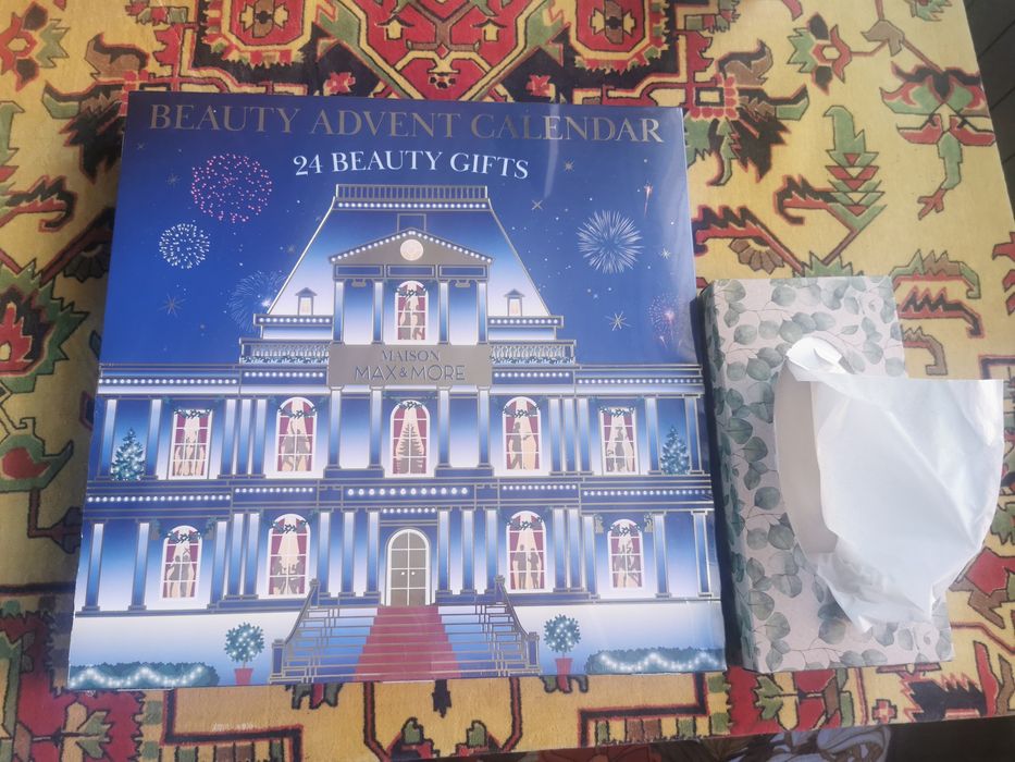 Nowy Kalendarz adwentowy 24 kosmetyki super na prezent