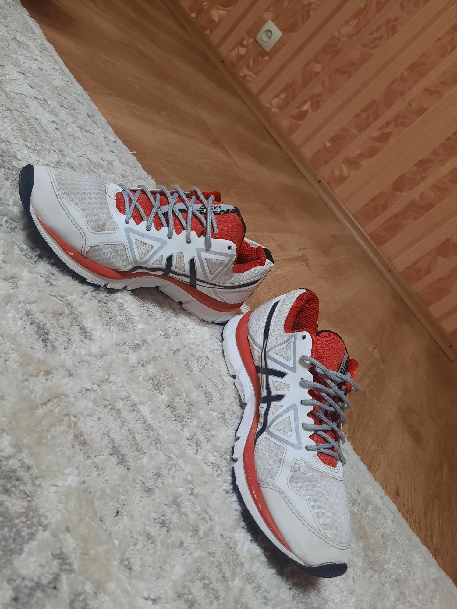 Кроссовки ASICS 23.5 см