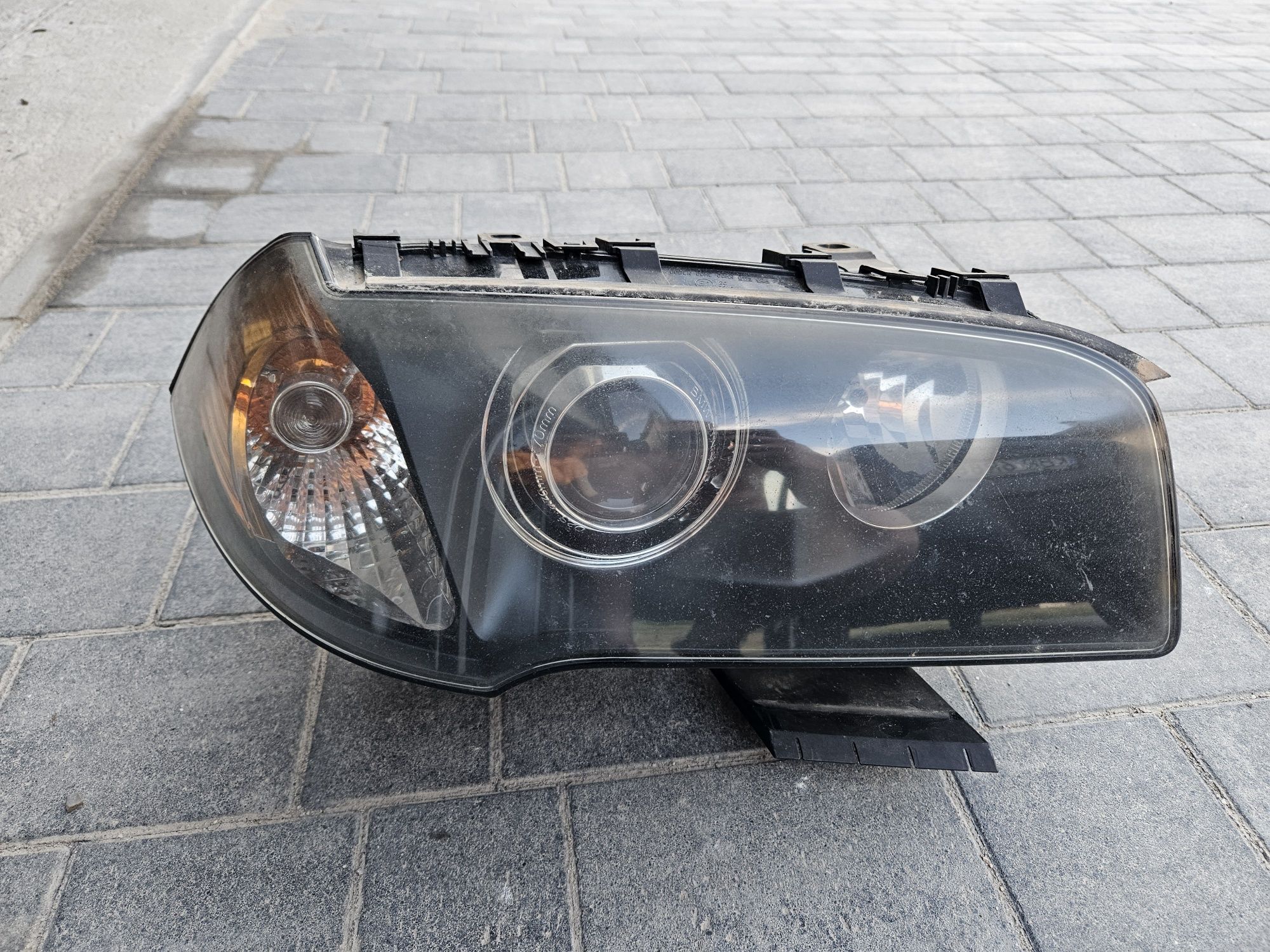 Komplet lamp BMW X3 E83 Dynamic Xenon Europa Kompletne przód