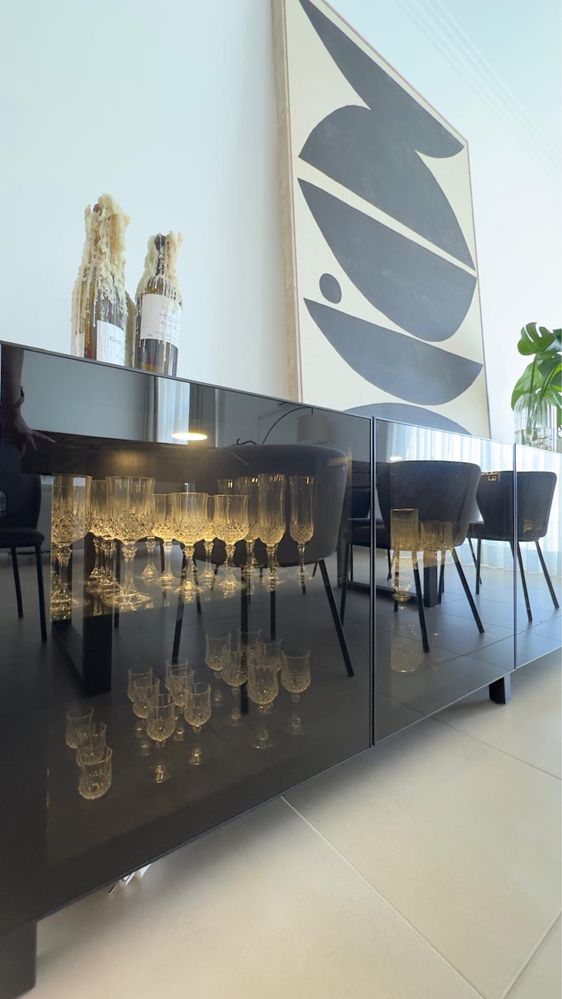 2 Aparadores IKEA com iluminação