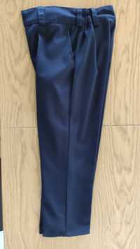 Spodnie chłopięce wizytowe garniturowe slim r. 104, granatowe, używane