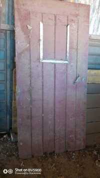 Porta de madeira antiga de exterior