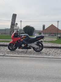 Mota CBR 600 f3 em bom estado