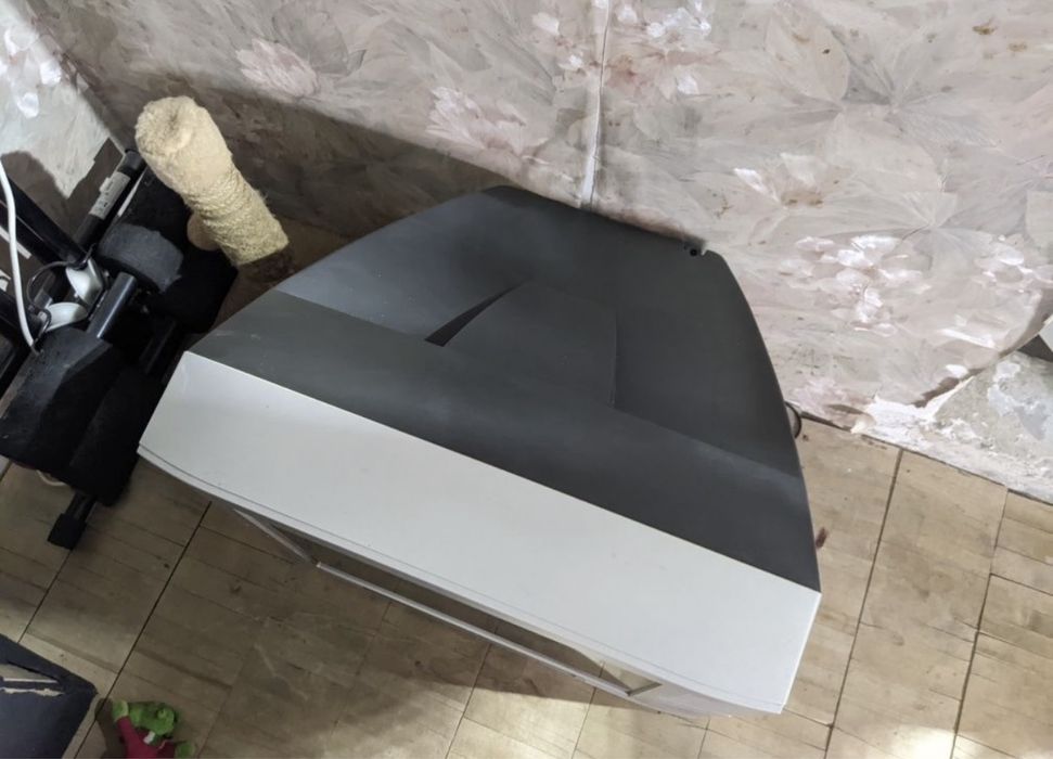 Телевізор Samsug і Toshiba з коробками повні комплекти