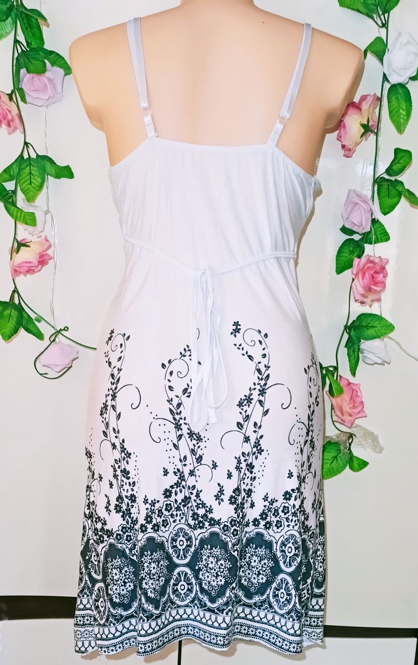 Biała Sukienka w kwiaty z wiskozy Unica M (38)