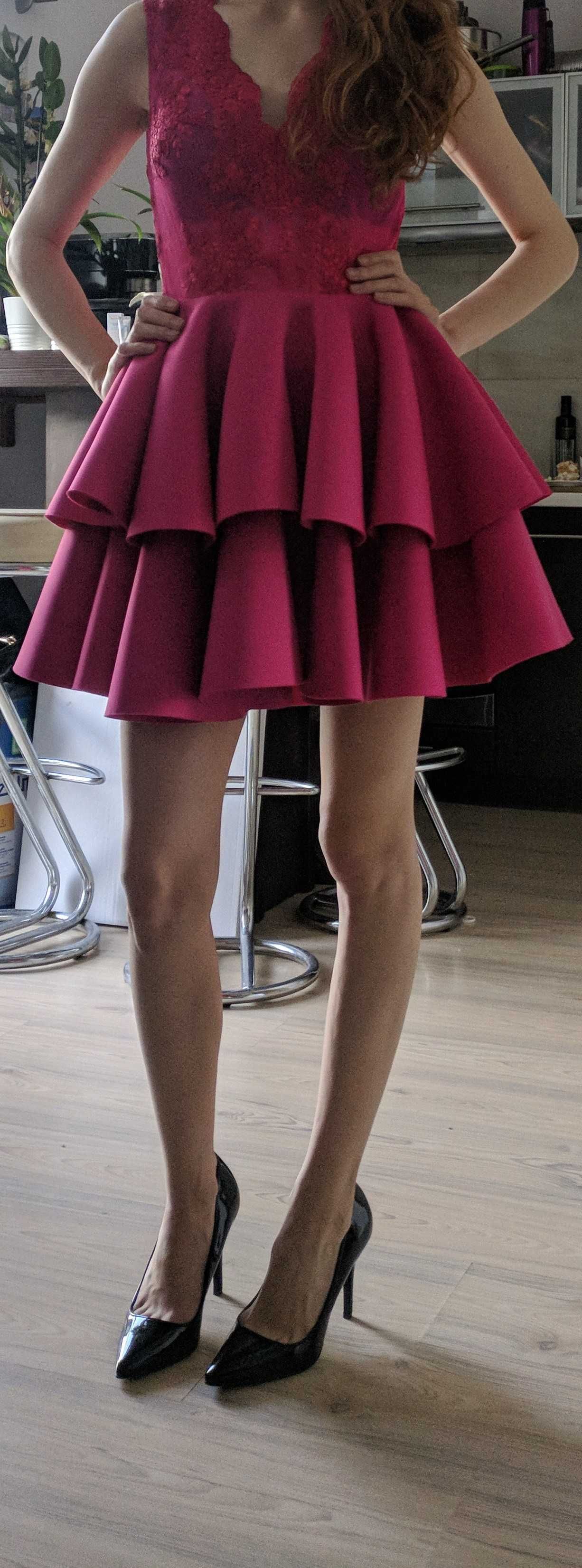 Sukienka w kolorze fuksjowym