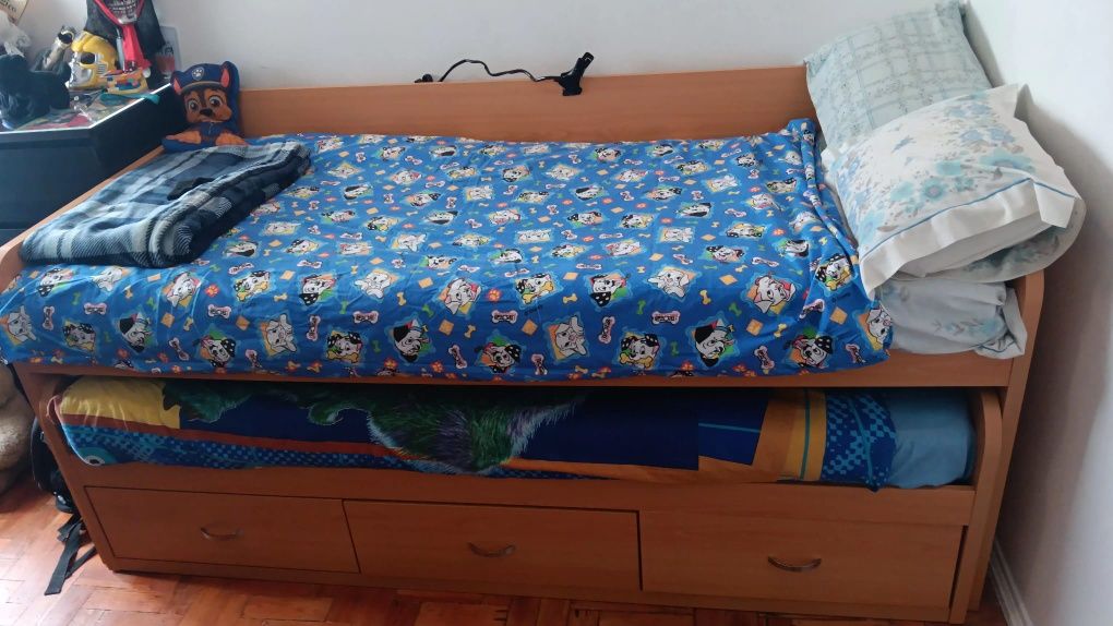 Cama com gavetão
