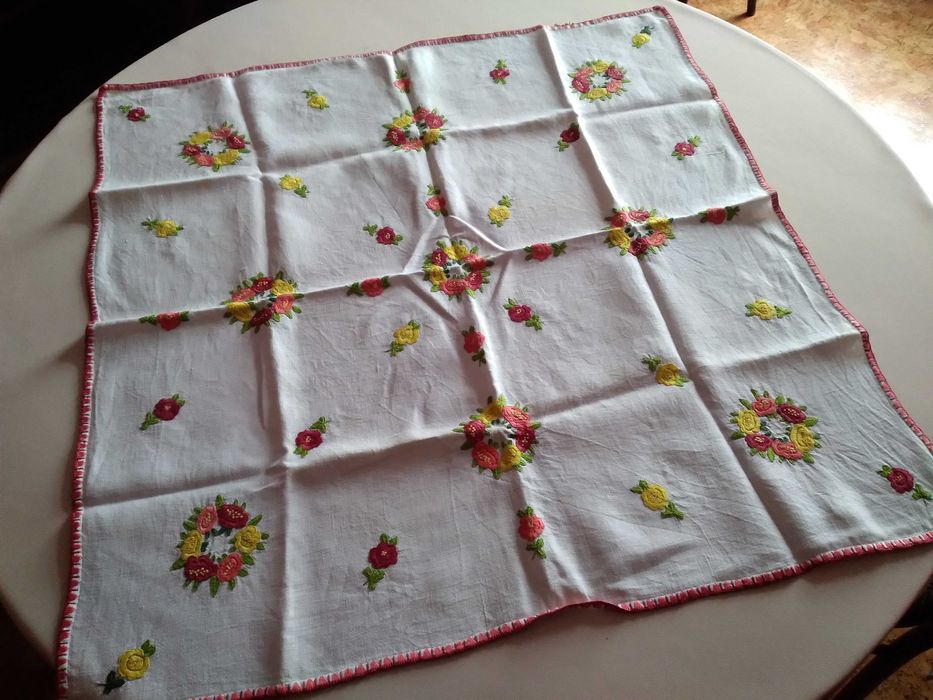 Lniana serwetka reczny haft
