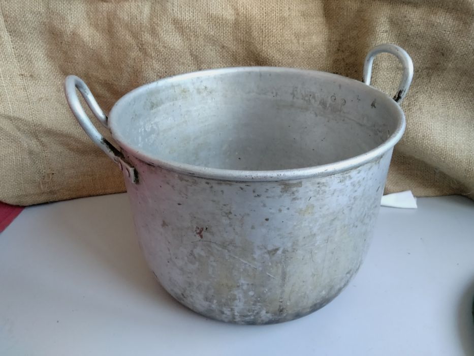 Кастрюли алюминиевые 9,5 и 8 л