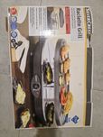 Grill elektryczny z mini patelniami