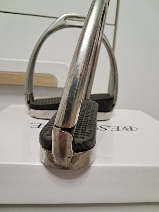 Strzemiona metalowe jeździeckie 12 cm