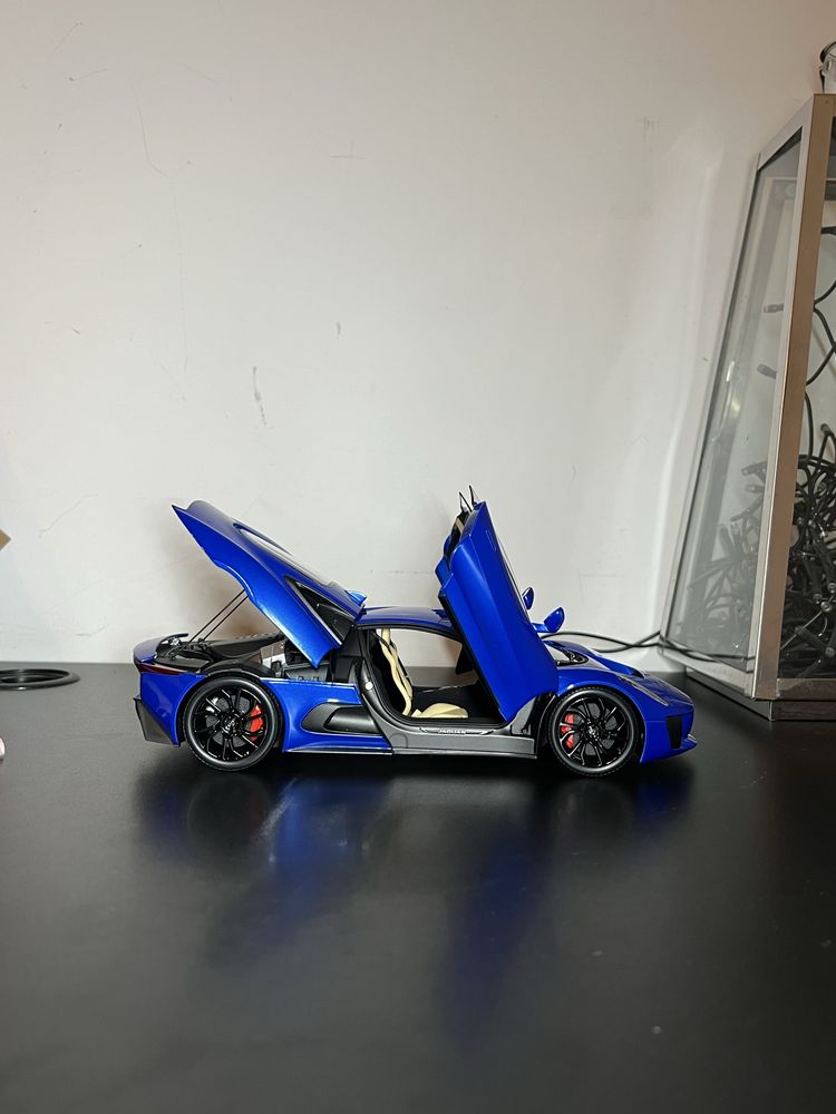 Sprzedam model 1:18 Jaguar C-X75 Almost Real [NOWY]
