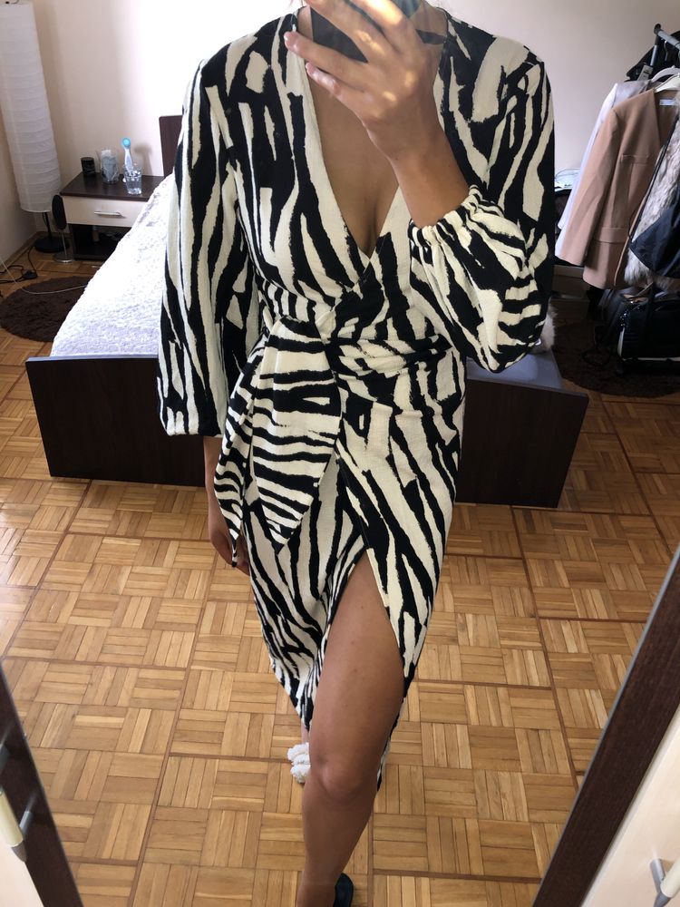 H&M czarno beżowa midi sukienka kreszowana zebra wiązana asymetryczna