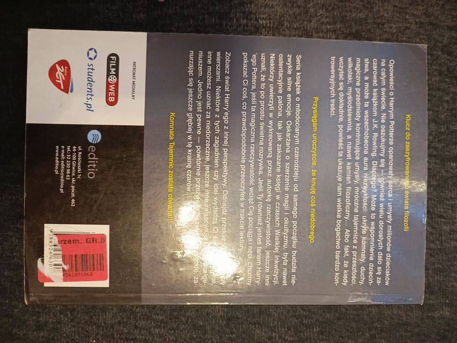 Harry Potter i filozofia, zawiera omówienia wszystkich książek