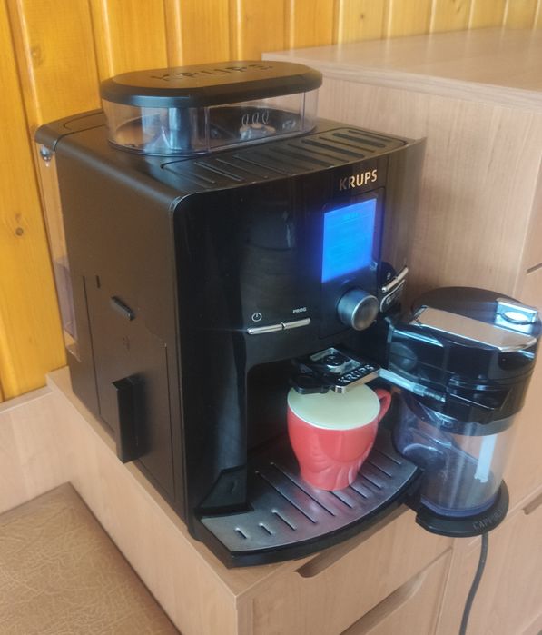 Кавомашина/кавоварка/кофемашина Krups EA 82 з Німеччини ідеал