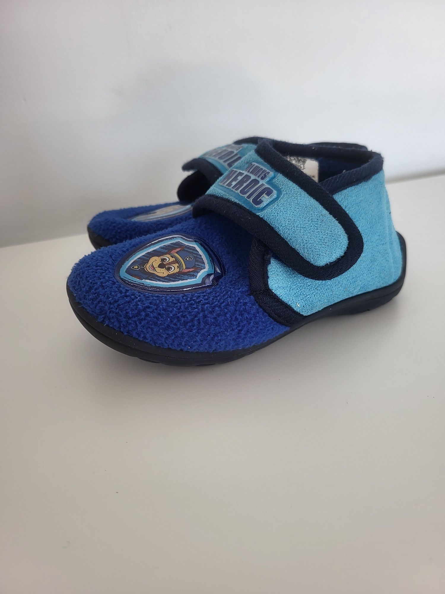 Chłopięce buty 25 kapcie na rzepy Psi Patrol