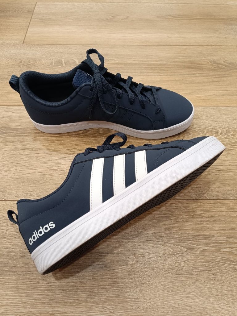 Adidas Pace 2.0.