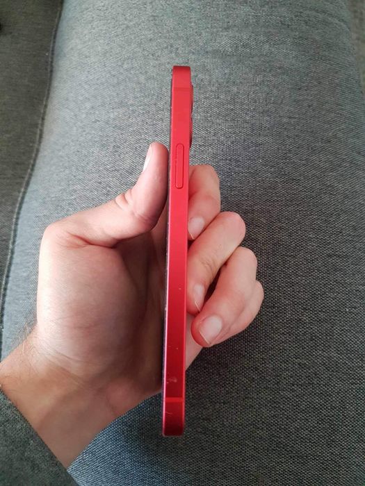 iPhone 12 mini w wersji czerwonej