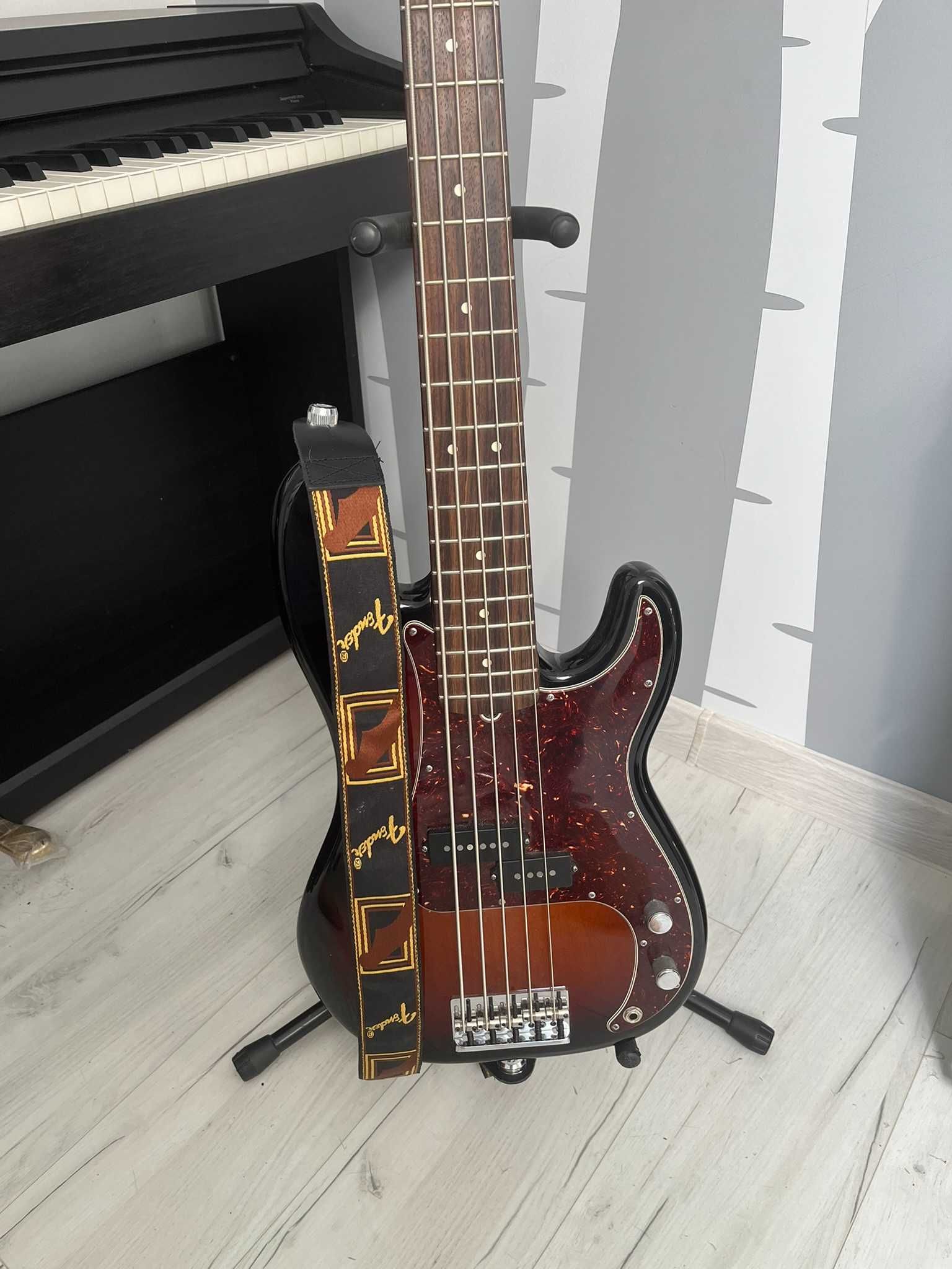 Gitara basowa Fender Precision American Standard 5