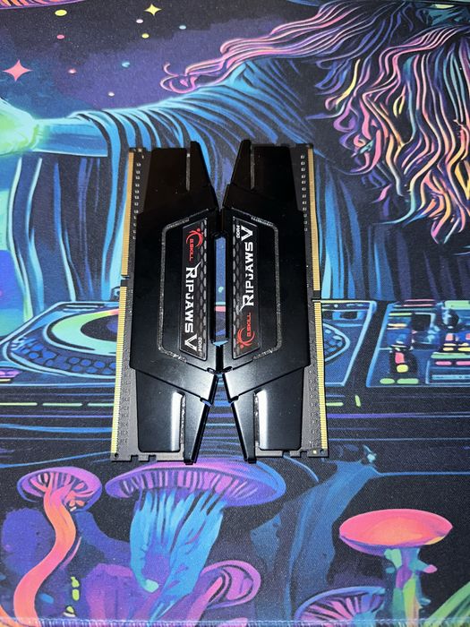 Pamięć RAM G.SKILL 16GB 3200MHz Ripjaws V (F4-3200C16D-16GVKB)