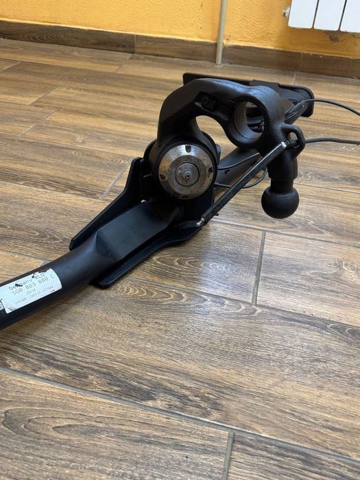 Фаркоп VW Golf 7; гольф 7 Oris (оригінал, поворотний) 5G0 803 880 C