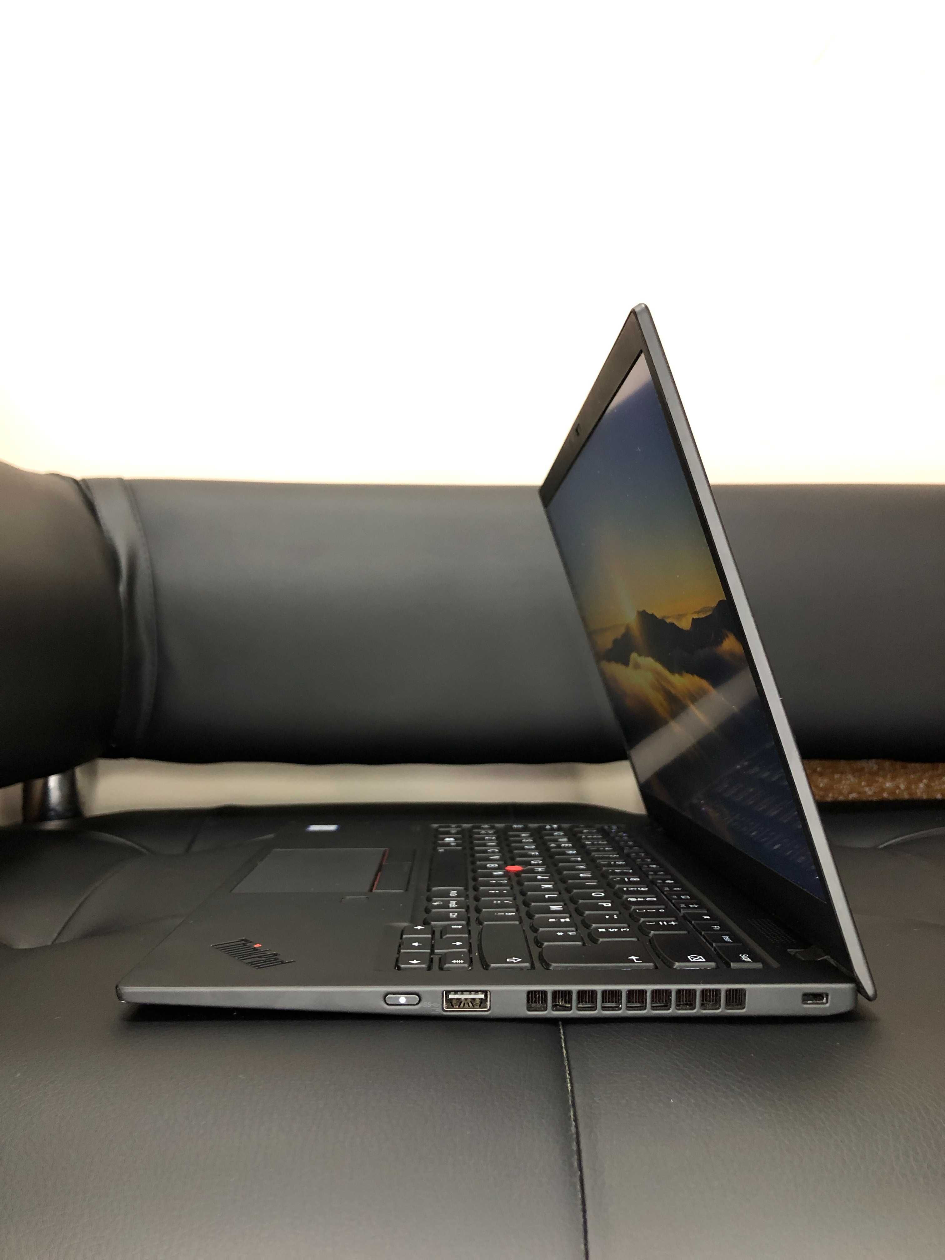 Сенсорний ноутбук Lenovo ThinkPad X1 Carbon 7th/13.9"FHD/i7-8/16/256GB