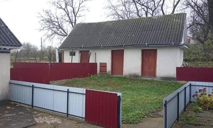 Продам будинок неподалік міста