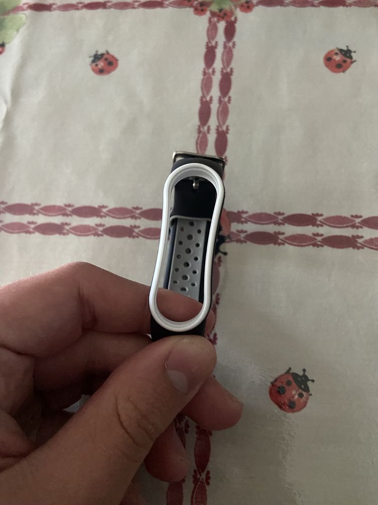 Pulseira mi band 5 e 6 cor preta e branca ( Portes gratis)