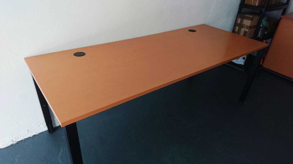Nowoczesny podwójny stół biurowy 200x80cm - solidne wykonanie