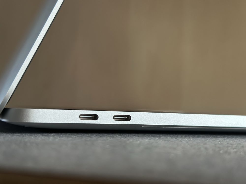 Apple Macbook pro new