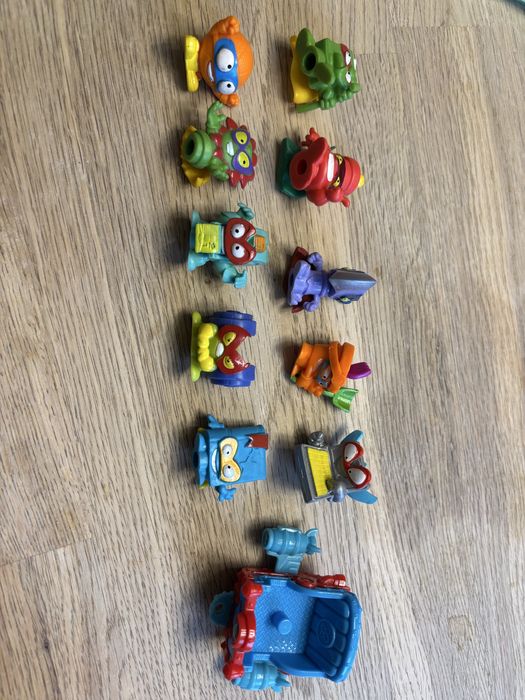 Zestaw 10 figurek superzings Super zings pojazd