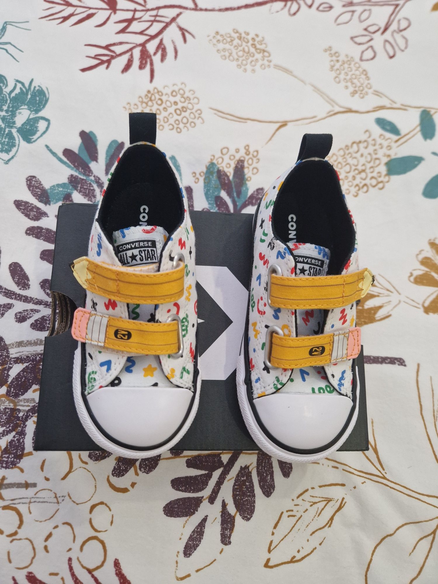 Sapatilhas converse all star , n° 24, formato lápis, Novas!!