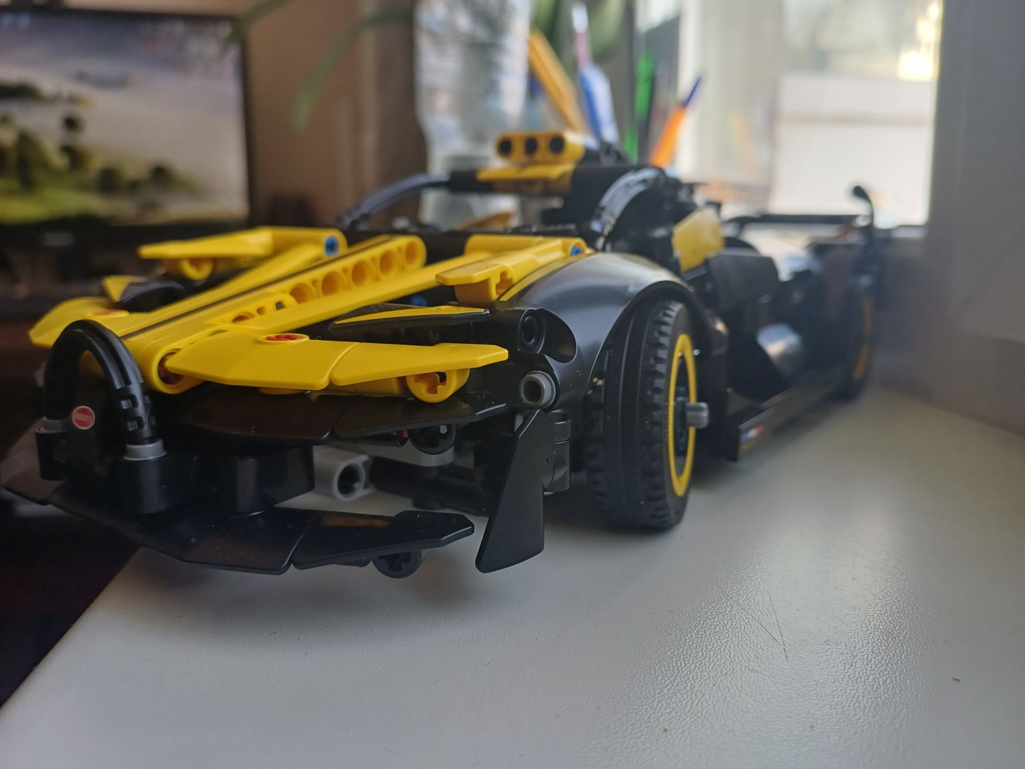 Конструктор LEGO Technic Bugatti Bolide