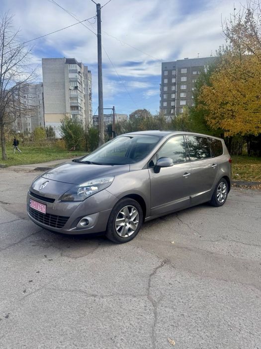 Renault grand scenic 2011